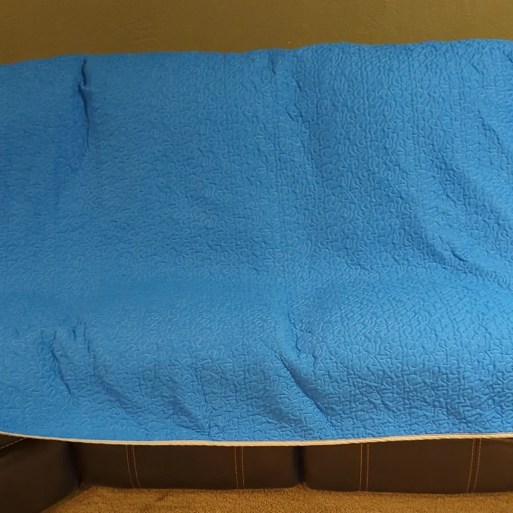 Twin 58x86 Inch Elegant Blue and Gray Mandala Quilt - Picture 8 of 10